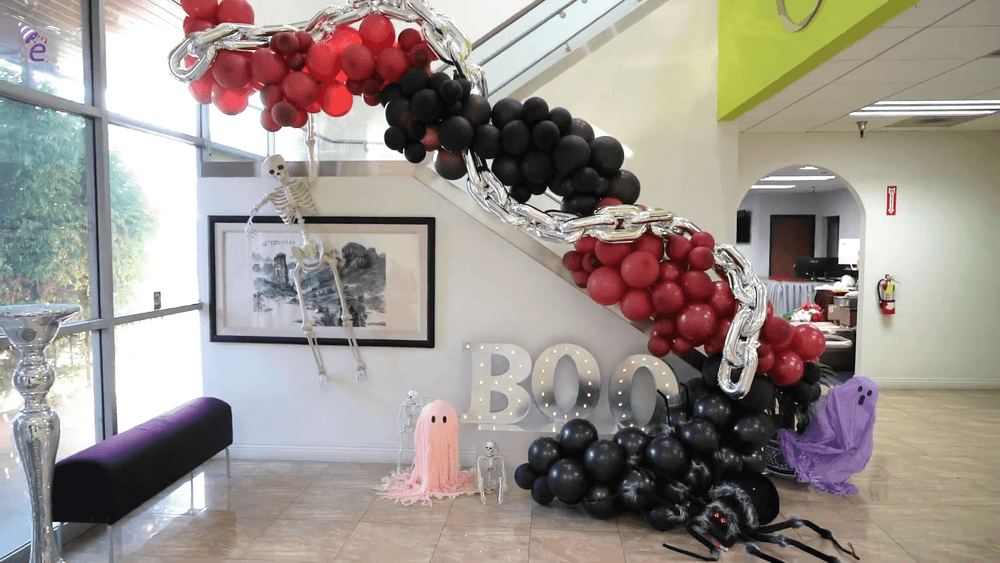 DIY Halloween Balloon Arch