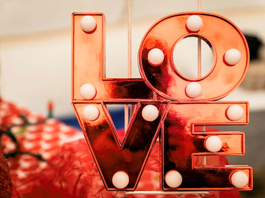 How Can I Decorate For Valentine's Day?