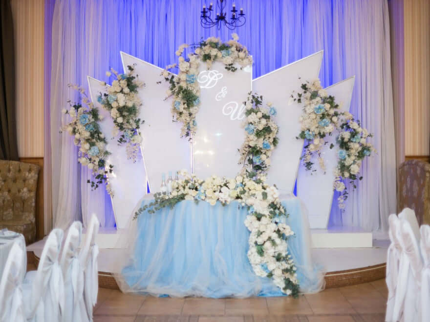 How Do I Choose A Color Scheme For My Wedding?