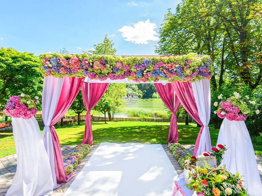 How do you Decorate an Outdoor Gazebo for a Wedding?