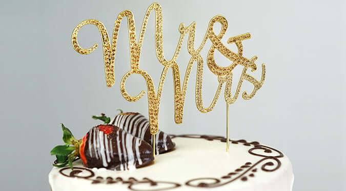 Turn Your Dessert into a Bedazzling Centerpiece with These “ShowsToppers”