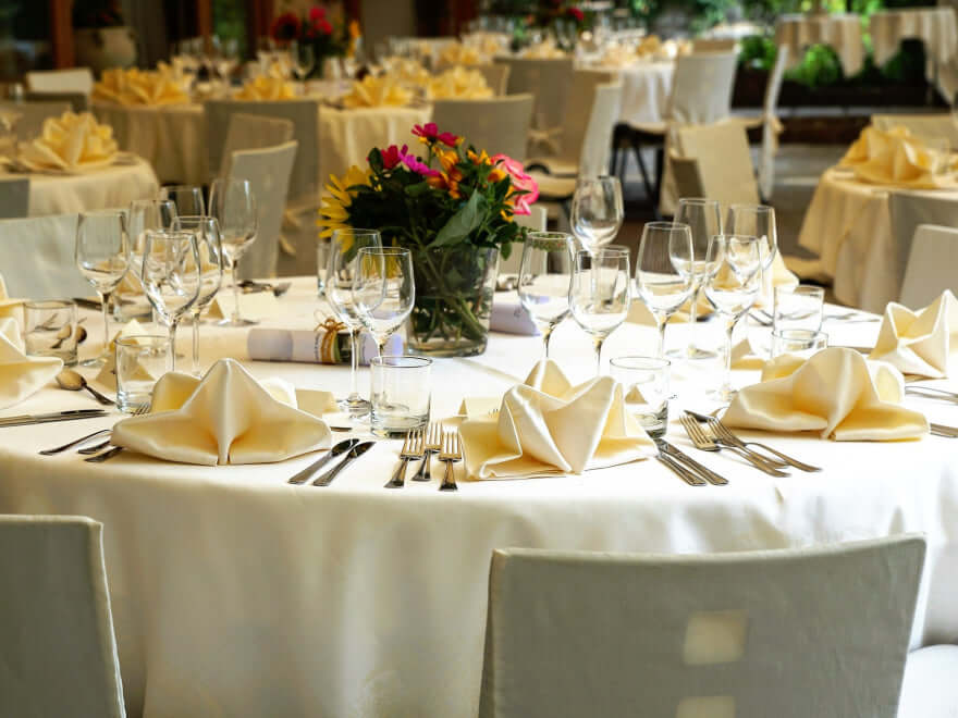 What Type Of Fabric Is Best For Tablecloths?