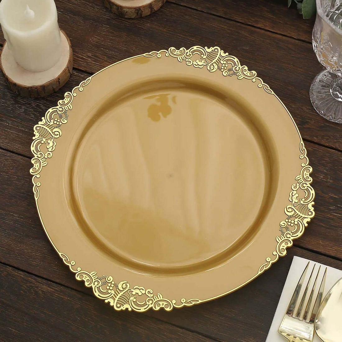 10 Pack | 10inch Round Plastic Dinner Plates in Vintage Gold Leaf Embossed Baroque Disposable Plates