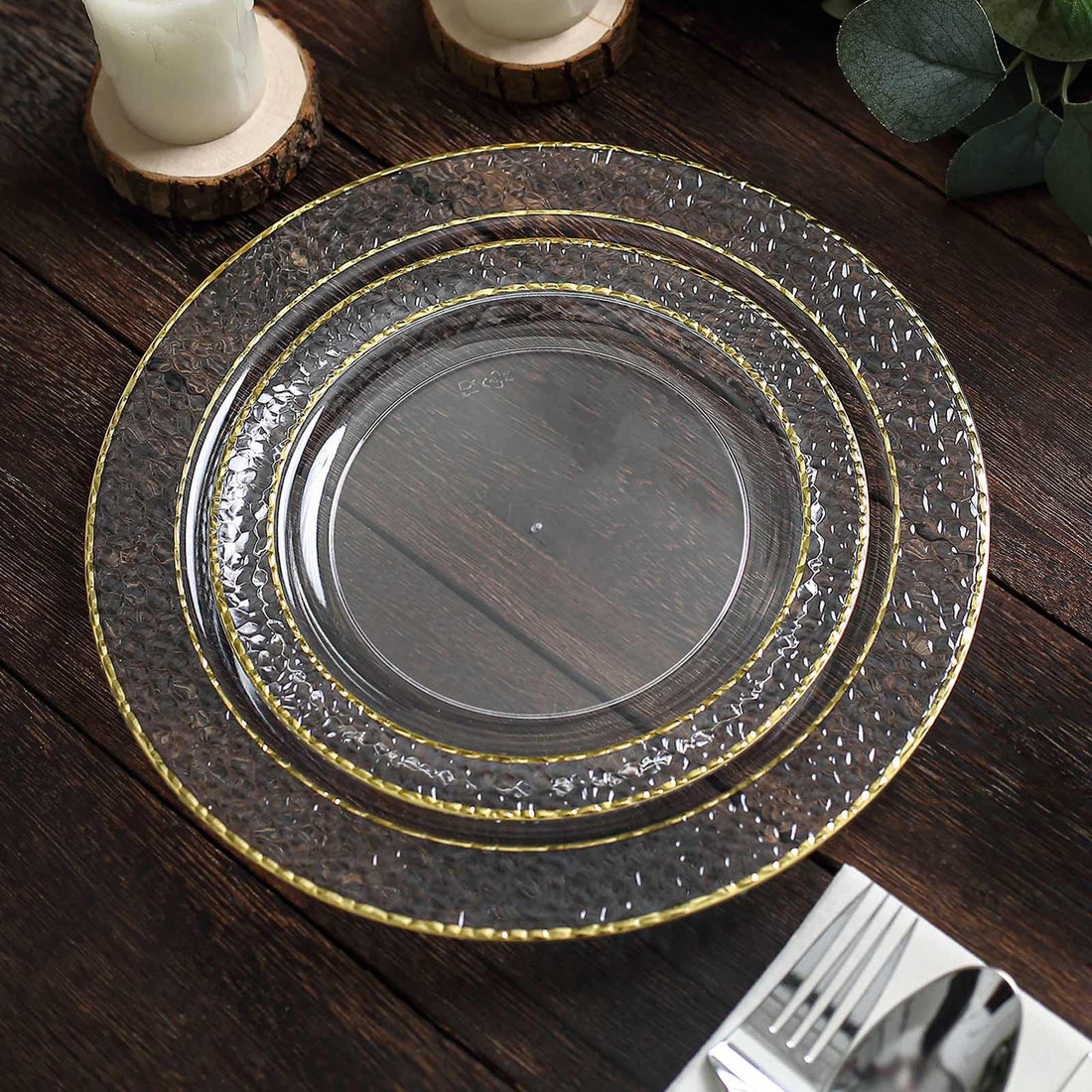 10 Pack | 7.5inch Clear Hammered Design Plastic Dessert / Appetizer Plates With Gold Rim