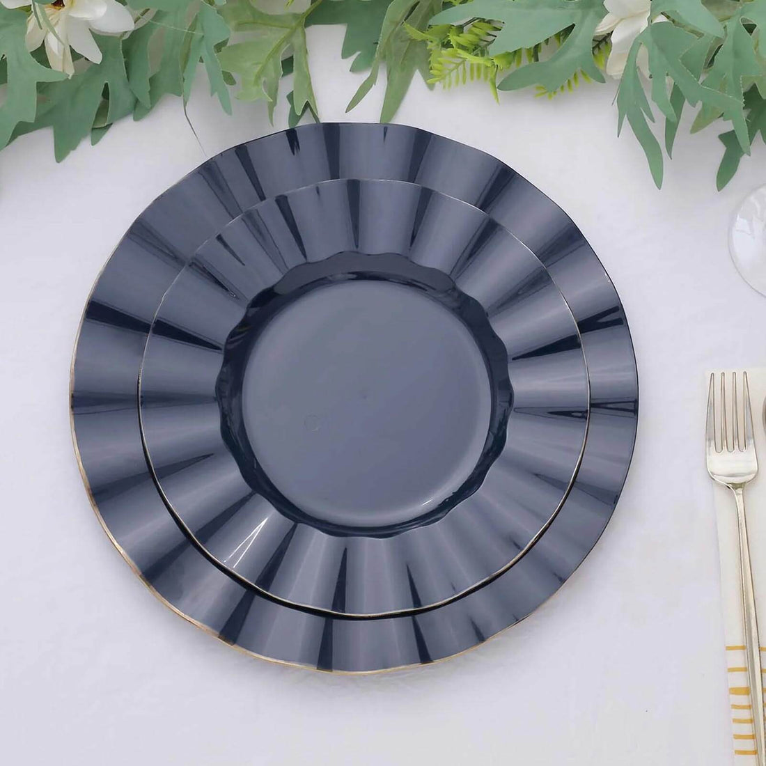 Round Dinner Plates In Navy Blue And Gold