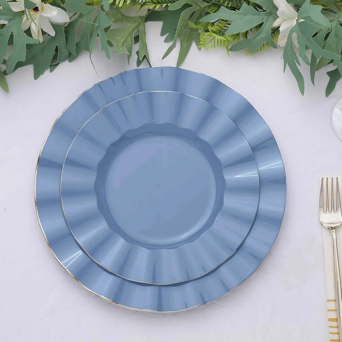 Plastic & Foil Dinner Plates Ocean Blue 9 Inch Size