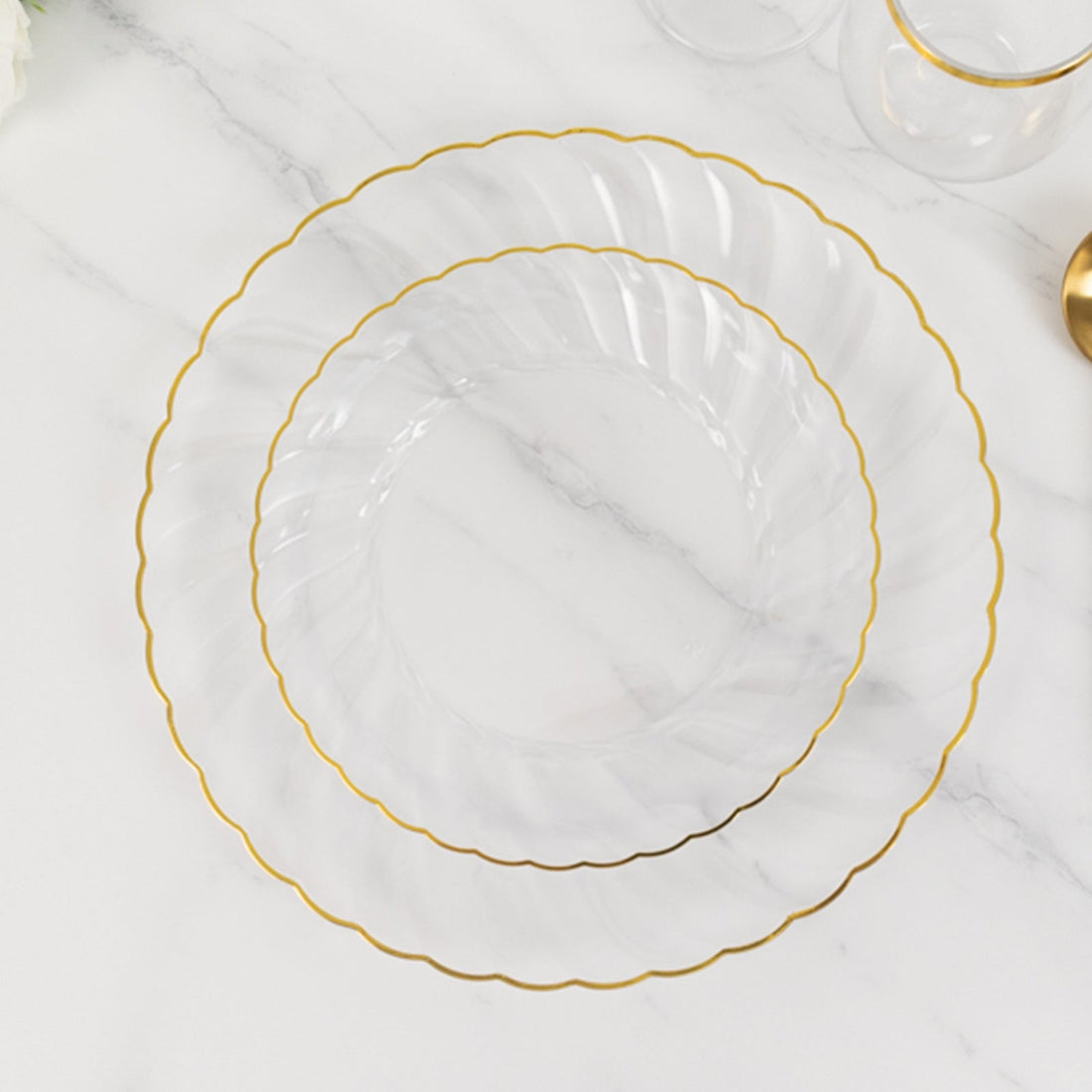 10 Pack Clear Gold Flair Rim Plastic Dessert Appetizer Plates, Round Disposable Salad Plates