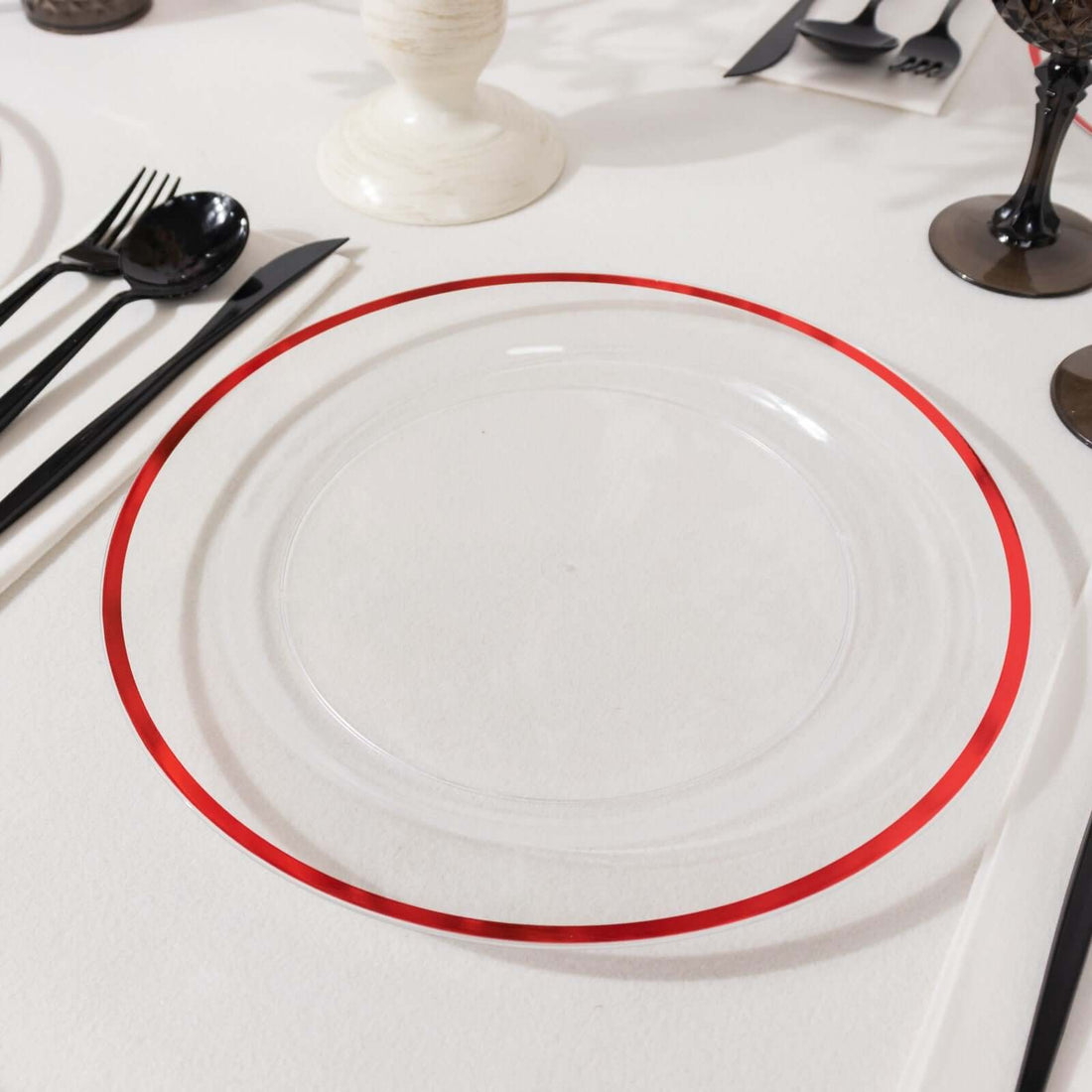 10 Pack Clear Regal Plastic Dinner Plates With Red Rim, Round Disposable Party Plates