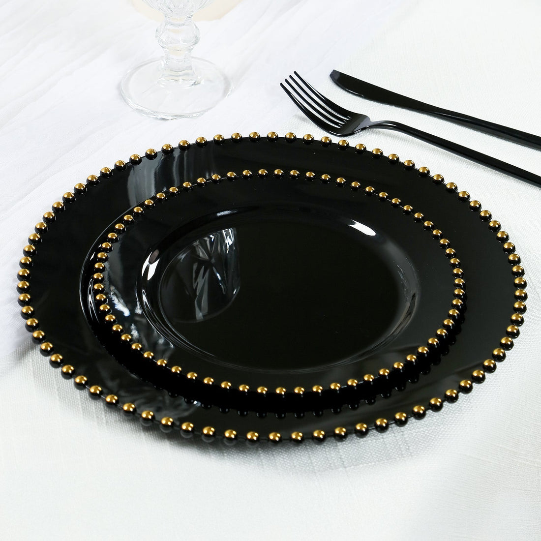10 Pack Black Gold Beaded Rim Plastic Dessert Appetizer Plates, Disposable Round Salad