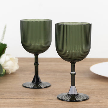 <span style="background-color:transparent;color:#000000;">Vintage Hunter Emerald Green Ribbed Wine Glasses</span>