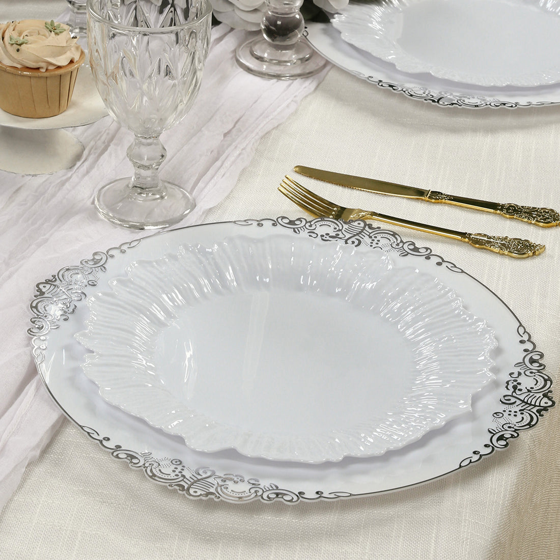 20-Pack Plastic Dinner Plates – 10" White Reef Design Party Plates – Elegant Disposable Tableware