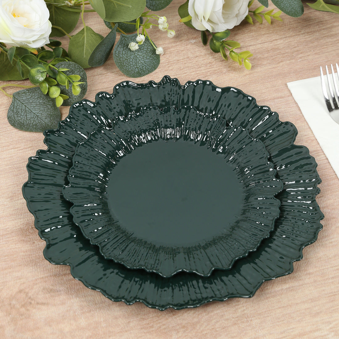 20-Pack Plastic Dessert Plates – 7inch Hunter Emerald Green Reef Design Appetizer