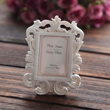 <span style="background-color:transparent;color:#000000;">Intricately Designed White Resin Vintage Photo Frames</span>