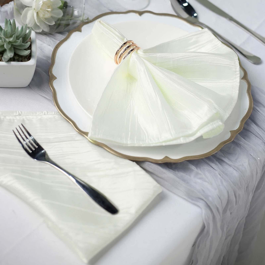 20 Inch x 20 Inch Ivory Accordion Crinkle Taffeta Cloth Dinner Napkins 5 Pack