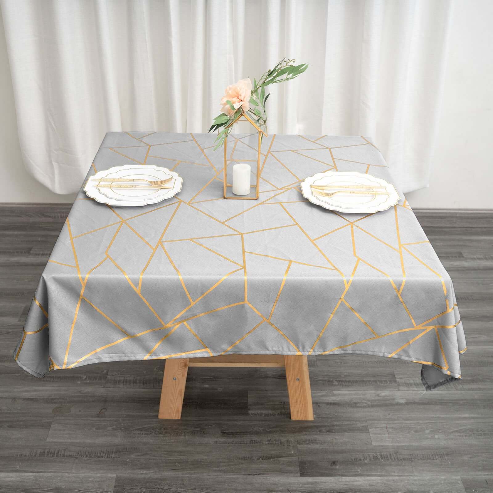 https://www.efavormart.com/cdn/shop/products/Silver-Seamless-Polyester-Square-Tablecloth-With-Gold-Foil-Geometric-Pattern.jpg?v=1689407438